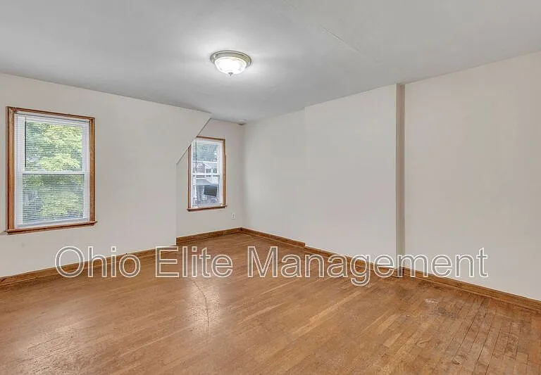 49 S Burgess Ave — Photo 18