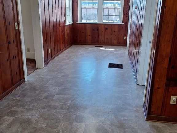 4th image of 702 N 2nd St APT A