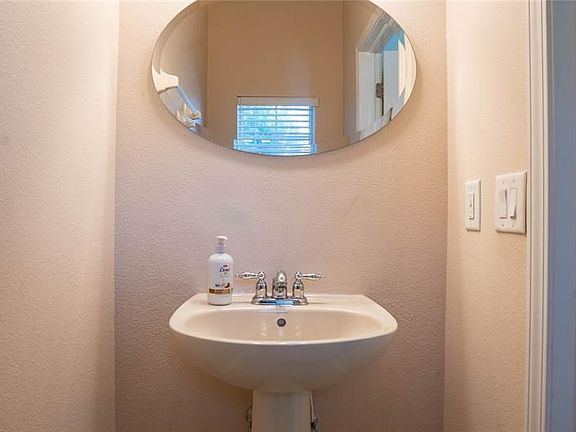 4th image of 12808 Avelar Manor Pl