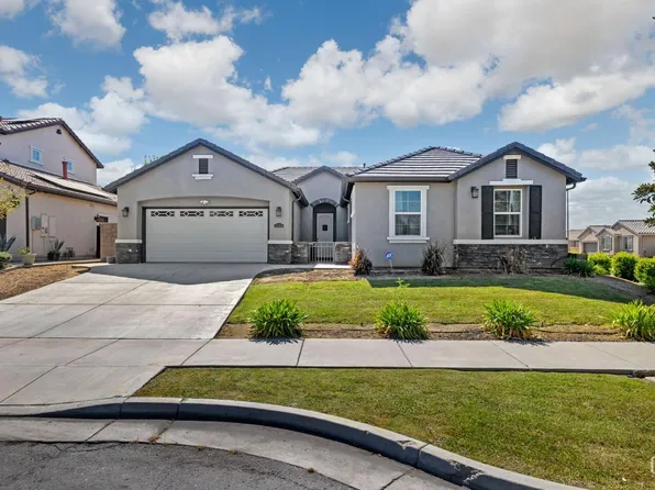 5308 Village Green Ln, Bakersfield, CA 93306