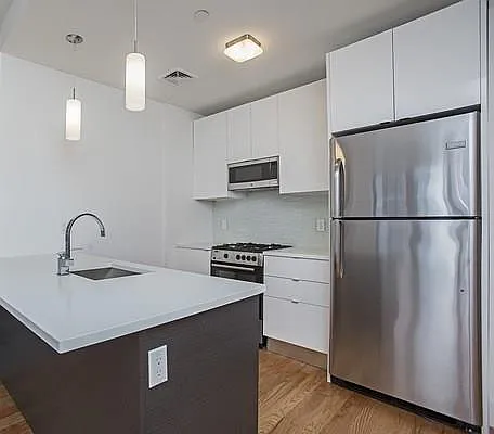 Rented by Hudson Real Estate International LLC | media 46