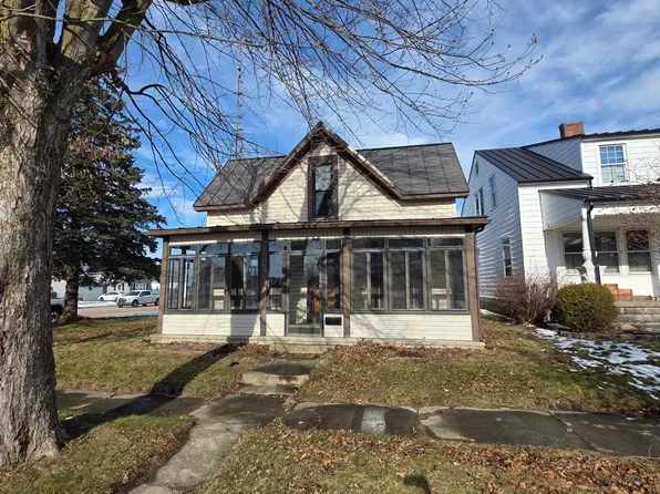 230 W South St, Winchester, IN 47394