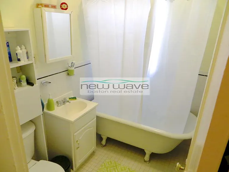104 Queensberry St #2 — Photo 9