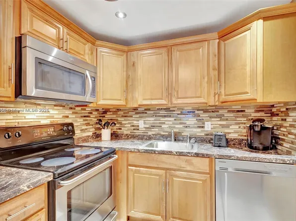 155 W Canterbury Dr #155-G, West Palm Beach, FL 33407