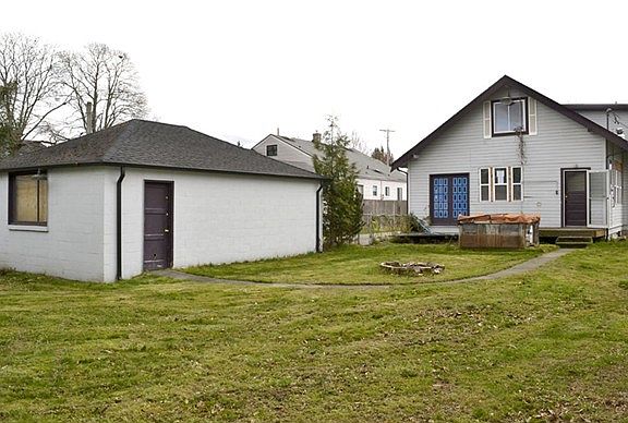 3rd image of 307 5th Ave NW