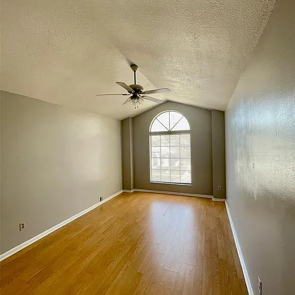 1234 Crossfield Dr — Photo 16