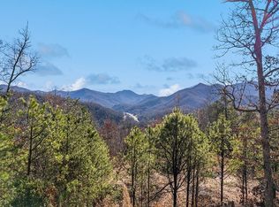 521 Duchess Dr, Sylva, NC 28779