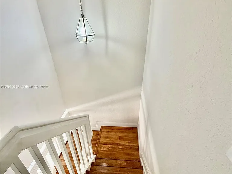 5770 NW 113th Pl — Photo 5