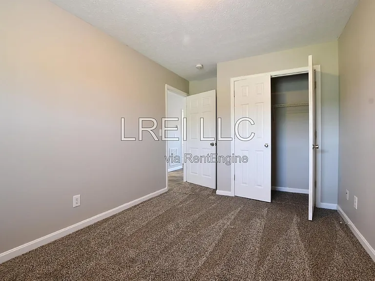300 Keeneland Dr #2A — Photo 9