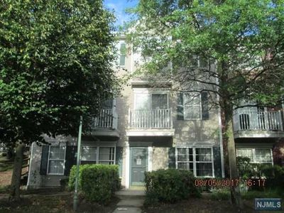 2042 Charles Ct, Mahwah, NJ, 07430