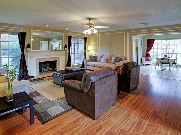 5th image of 15978 Knolls Lodge Dr