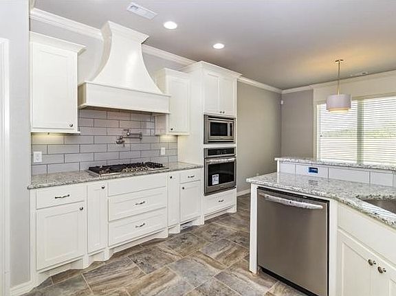 4th image of 2607 N Glenmoor Dr