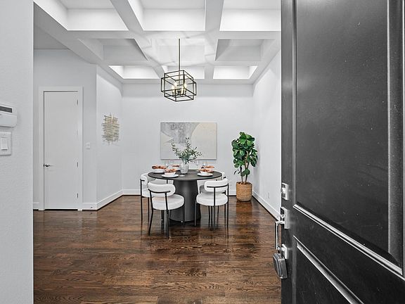 5th image of 1811 Winter St