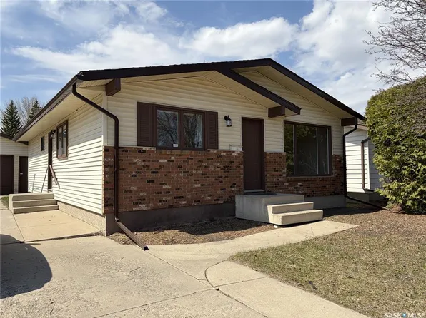 111 Stechishin CRESCENT, Saskatoon, SK S7K 5P5
