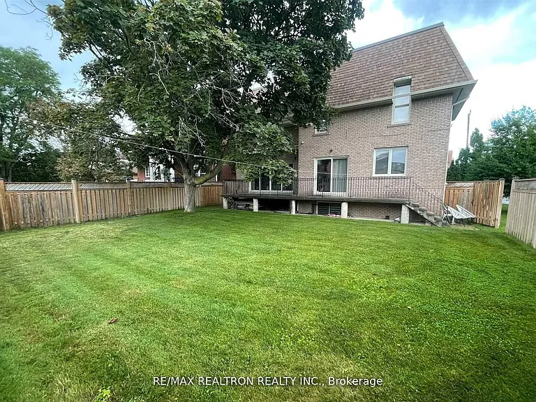 29 Sultana Ave — Photo 36
