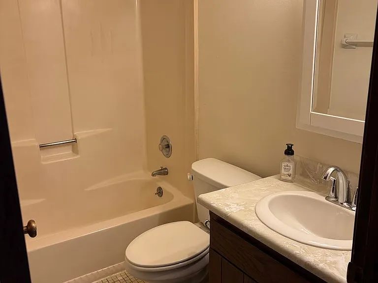 433 Meadowridge Cir — Photo 5