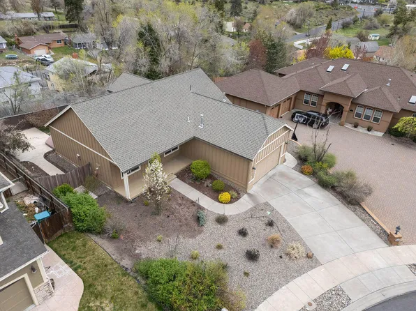 635 Wildland Dr, Klamath Falls, OR 97601