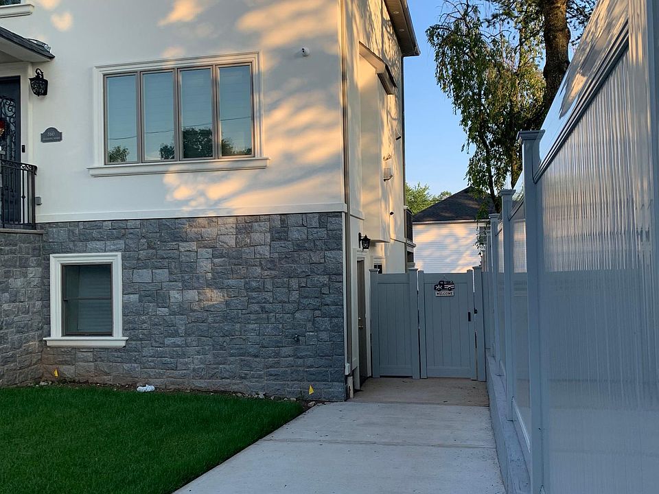 1st image of 860 Edgegrove Ave #1A