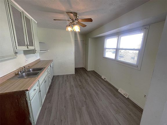 5th image of 614 Saint Rose Dr
