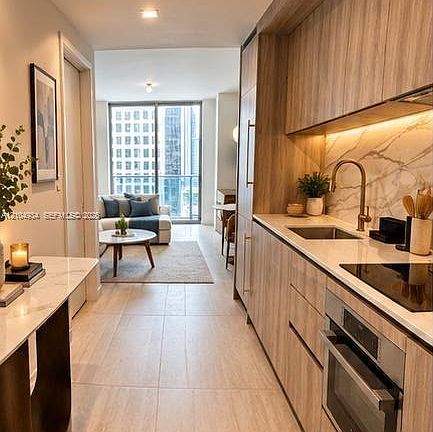 4th image of 77 SE 5th St #3004