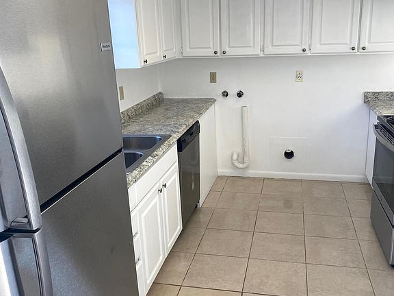 4th image of 6460 40th Ave N APT 4