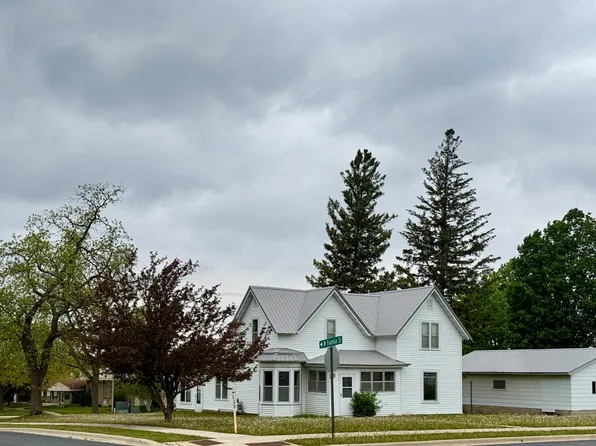 512 S Broadway St, Spring Valley, MN 55975