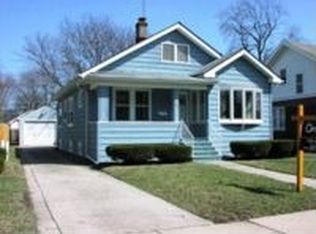 160 S Commonwealth Ave, Aurora, IL 60506