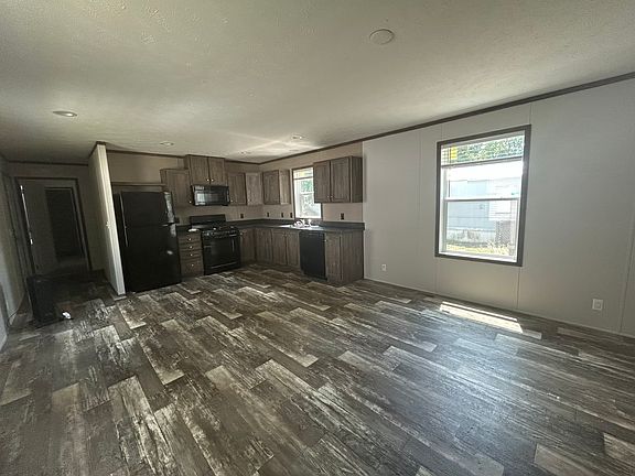 3rd image of 7519 Dorr Street Toledo #73