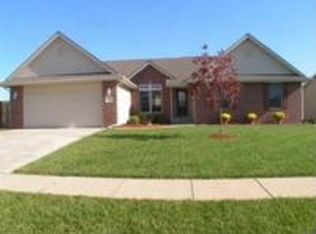 2836 SW Berkshire Dr, Topeka, KS 66614