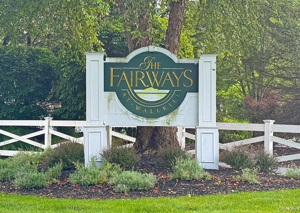 54 Fairways Dr