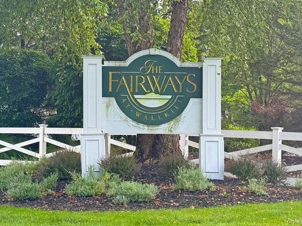 54 Fairways Dr, Middletown, NY 10940