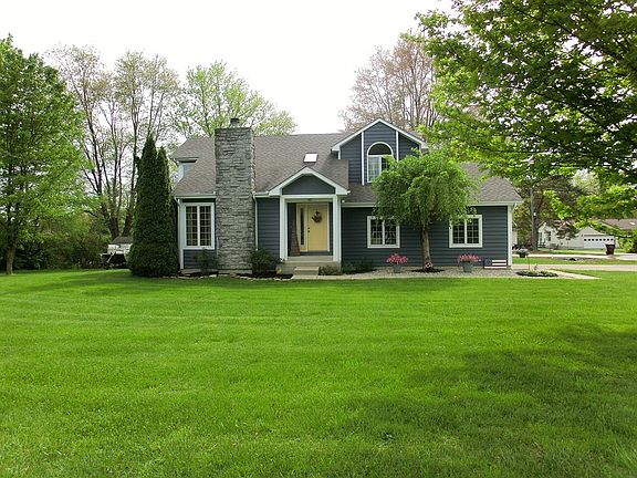 2nd image of 582 Lorelei Dr
