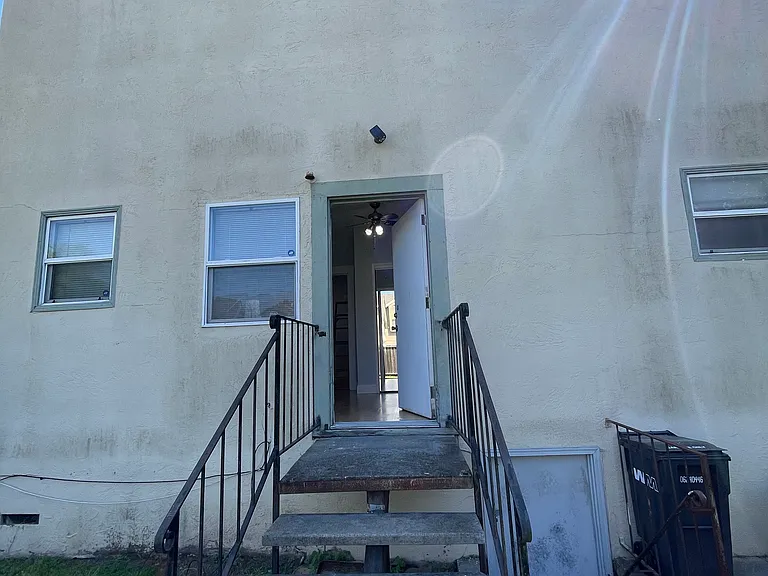 1705 Linden St #2 — Photo 29