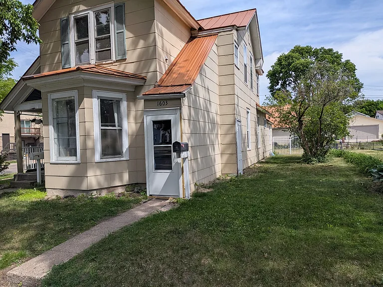 1603 Adams St — Photo 1