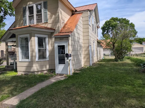 1603 Adams St, La Crosse, WI 54601