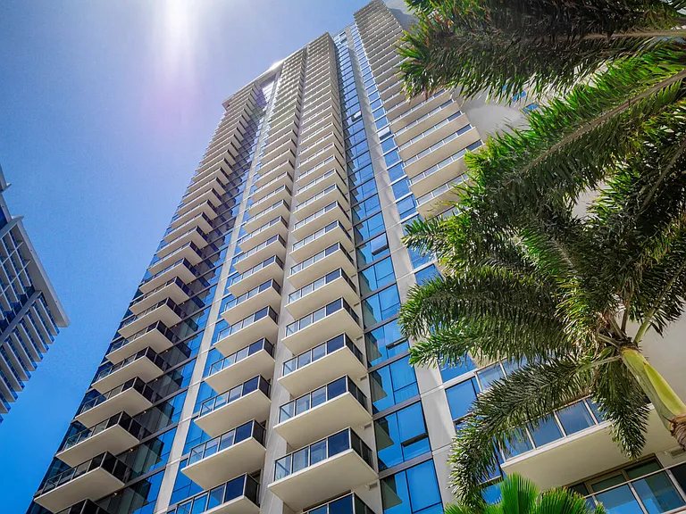 Kapiolani Blvd — Photo 46