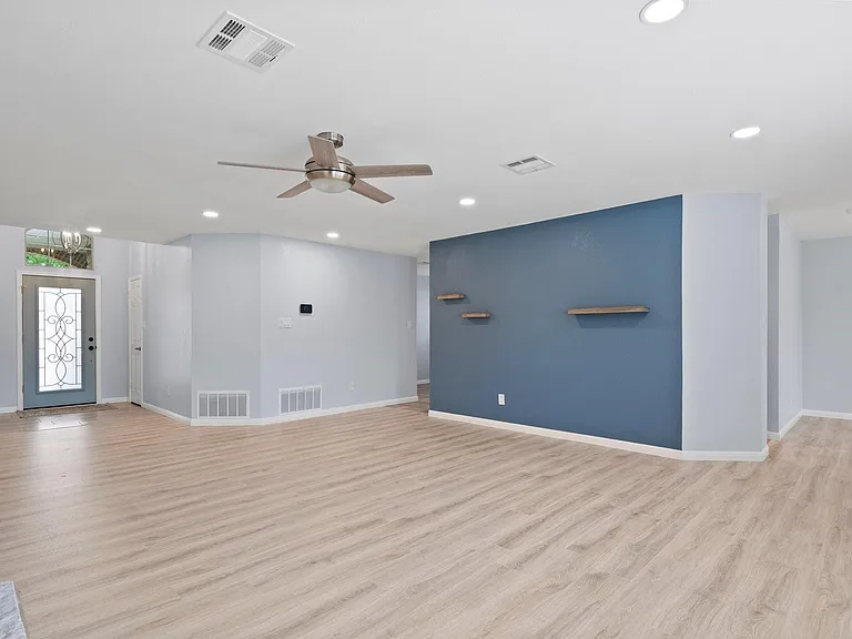 1408 Deer Ledge Trl — Photo 12