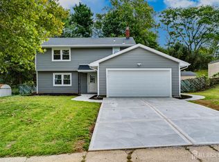 12 Villanova Rd, Parlin, NJ 08859