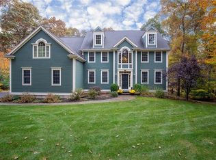 11 Sycamore Ln, Saunderstown, RI 02874