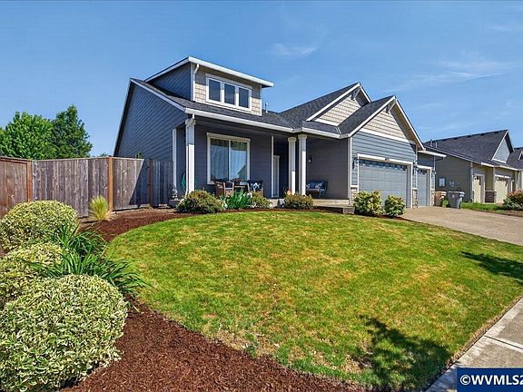 2nd image of 6055 NE Tuscan Loop