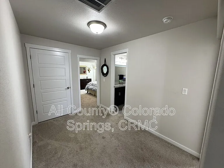 5755 Marlee Dr — Photo 31