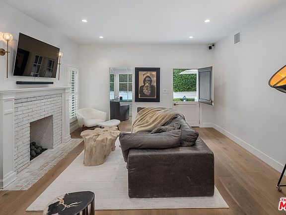 3rd image of 755 N Laurel Ave