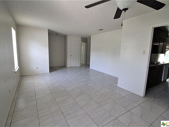 5th image of 908 Willowbrook St