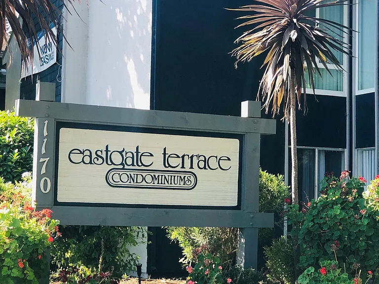 Eastgate Terrace Apartments — Photo 10