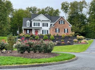 11 Pondview Ln, Southwick, MA 01077