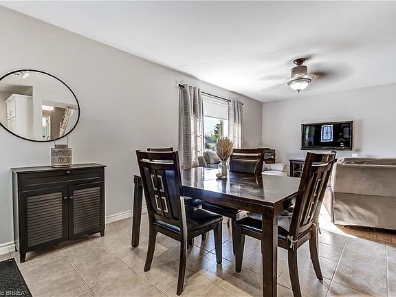 5th image of 36 Alexander Dr