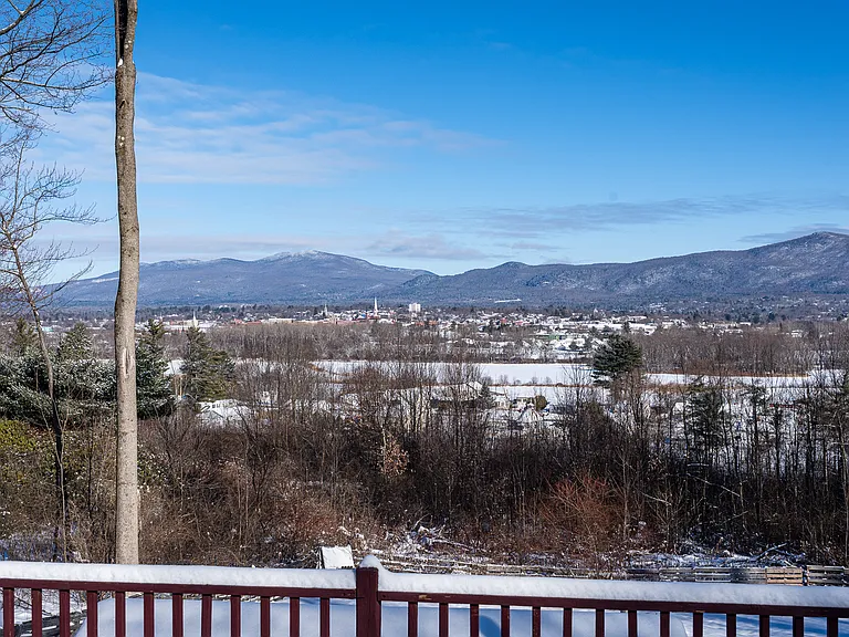 40 Campbell Rd — Photo 1