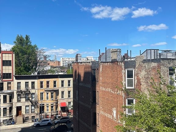 5th image of 41 Kosciusko St #515