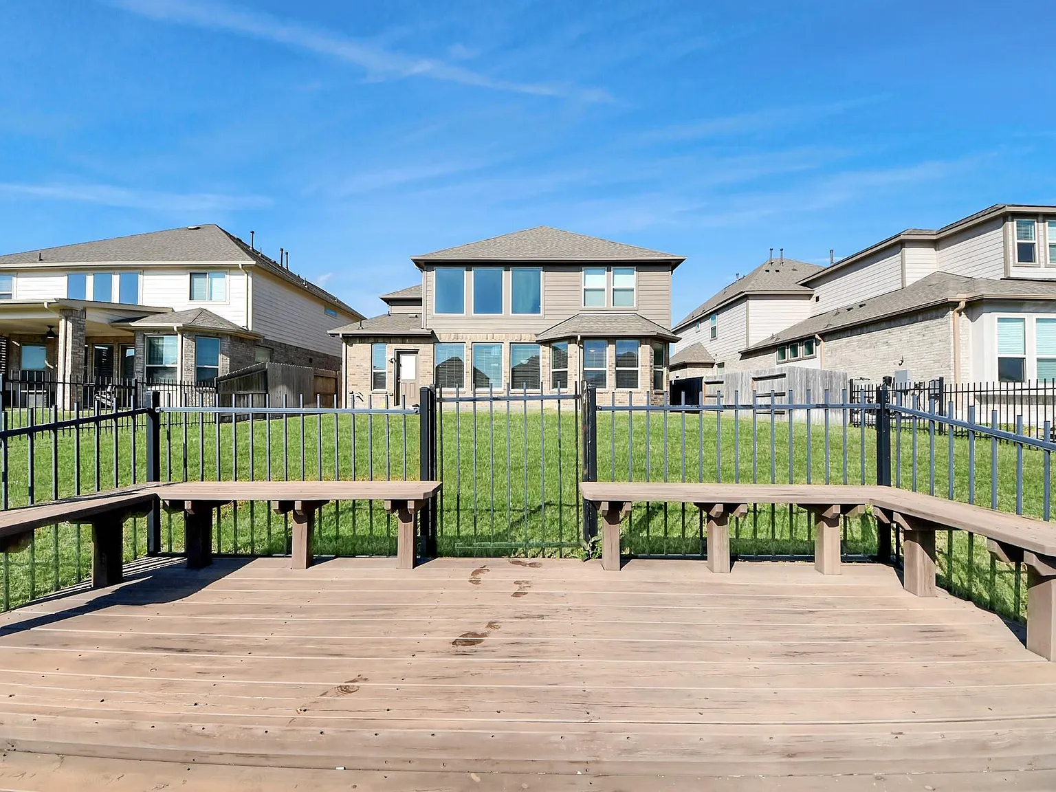 6 bed, 4.5 bath, 3398 sqft, $3,800 — Photo 4