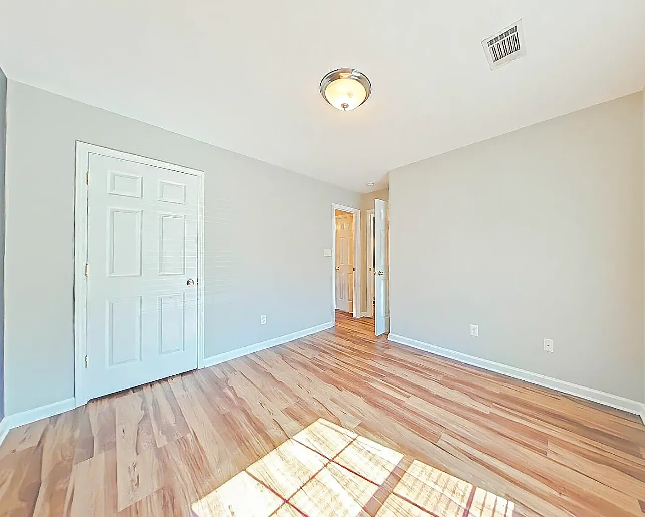 2 bed, 1092 sqft, $1,450 — Photo 4